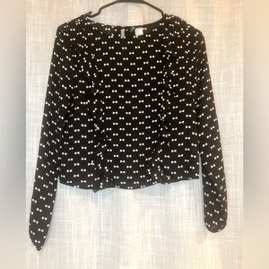 CUTE BLACK TOP WITH RUFFLE